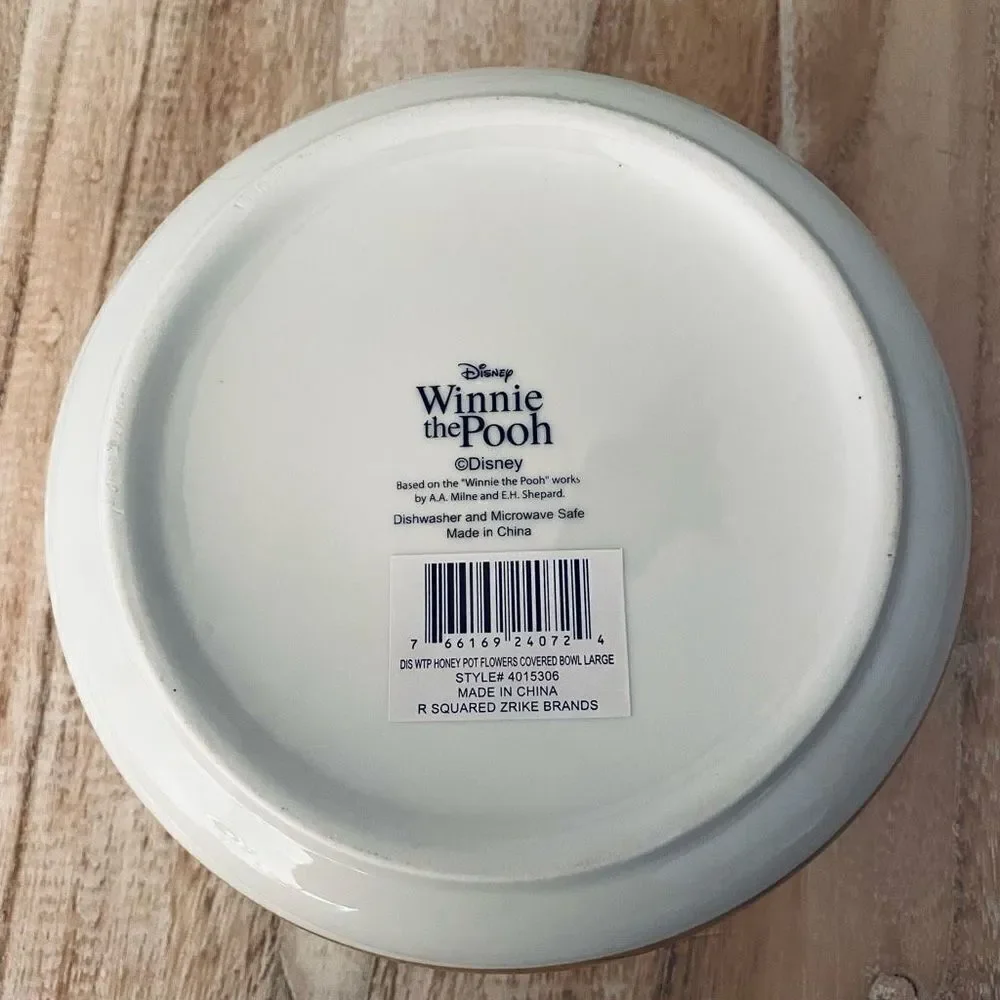 NWT Adorable Disney Winnie the Pooh Ceramic White w/ Vented Lid Food container
